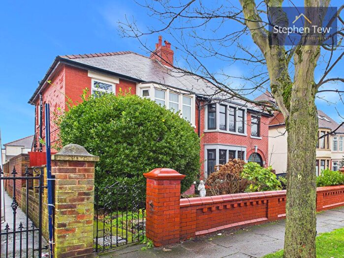 3 Bedroom Semi Detached House For Sale In Stonyhill Avenue, Blackpool, FY4