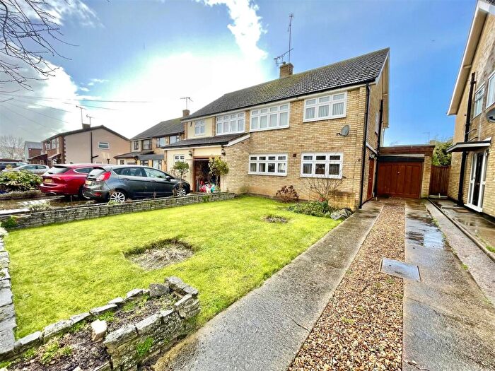 3 Bedroom Detached House To Rent In Moreland Avenue, Benfleet, SS7