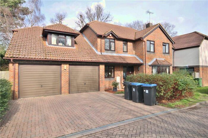 4 Bedroom Detached House To Rent In Martinsyde, Woking, Surrey, GU22