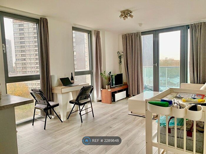 2 Bedroom Flat To Rent In Icona Point, London, E15