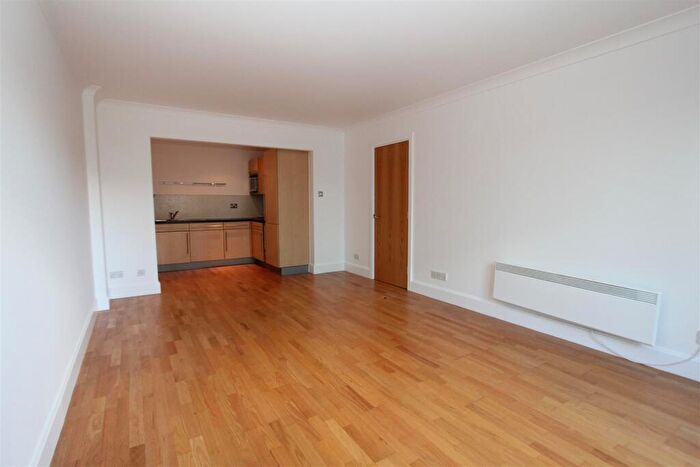 2 Bedroom Flat To Rent In Merchants Quay, East Street, LS9