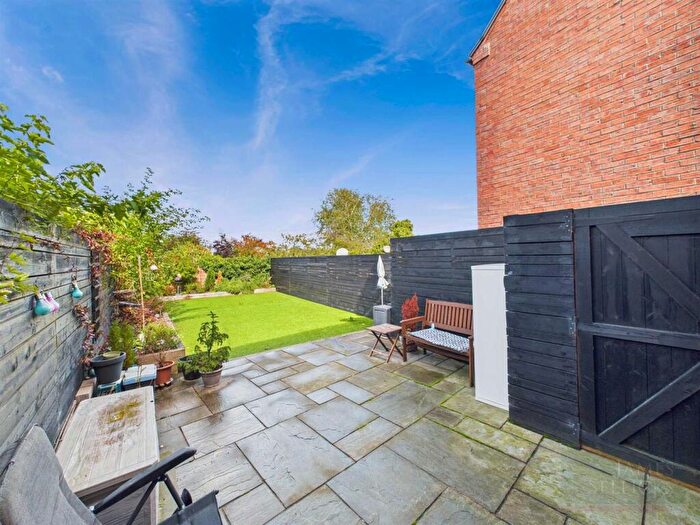 2 Bedroom Barn Conversion For Sale In Rose Yard, Kibworth Harcourt, Leicestershire, LE8