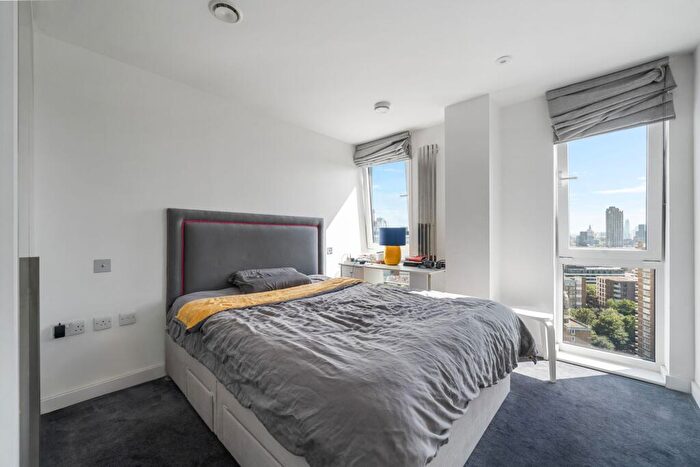 2 Bedroom Apartment To Rent In Eagle Point, City Road, London, EC1V