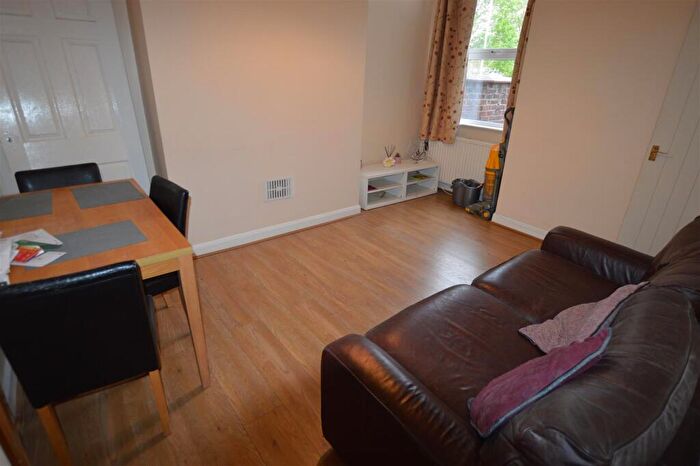 3 Bedroom House To Rent In Gorton Road, Stockport, SK5