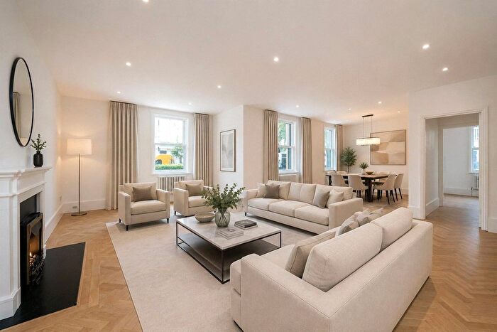 3 Bedroom Flat To Rent In Chester Square, Belgravia, London, SW1W