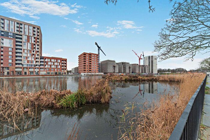 3 Bedroom End Of Terrace House For Sale In Portmeadow Walk, London, SE2