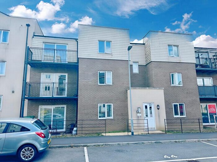 2 Bedroom Apartment For Sale In Great Mead, Yeovil, BA21