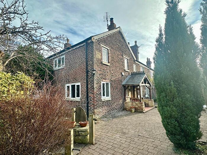 3 Bedroom End Of Terrace House For Sale In Marple Old Road, Offerton, Stockport, SK2