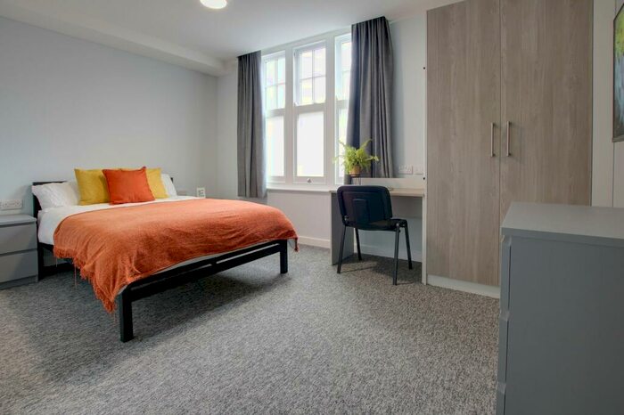 2 Bedroom Apartment To Rent In A Clarendon Park Road, Clarendon Park, LE2