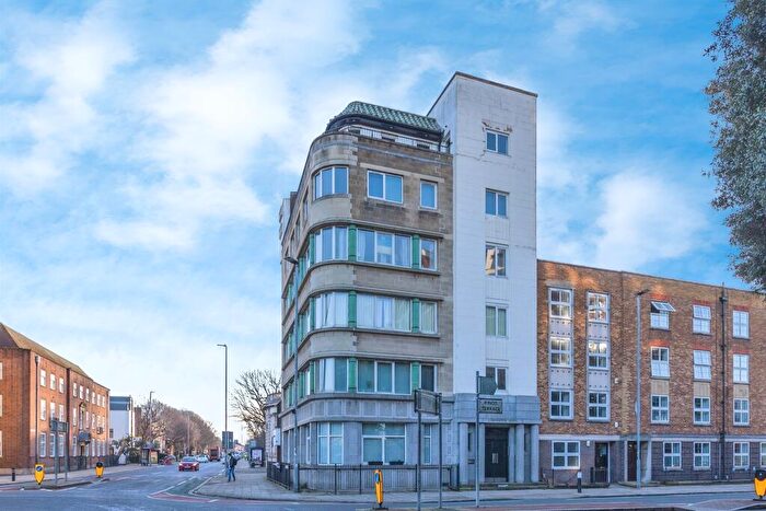 2 Bedroom Flat For Sale In Kings Terrace, Southsea, PO5