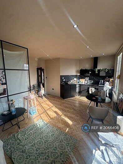 1 Bedroom Flat To Rent In The Headrow, Leeds, LS1
