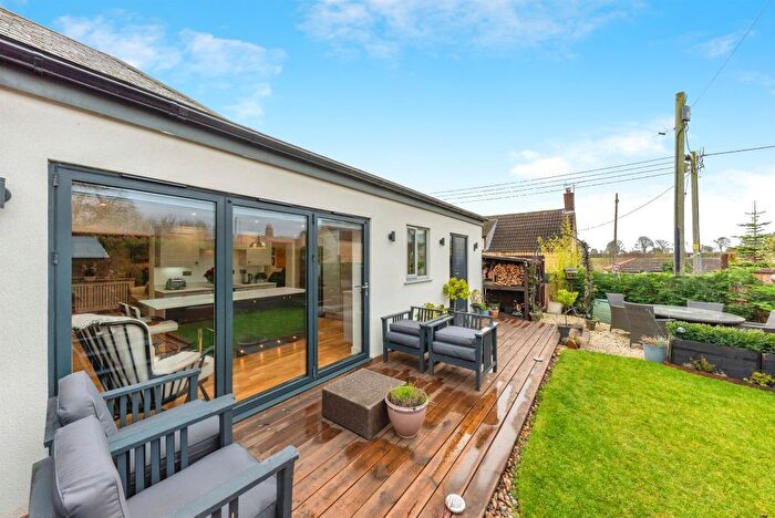 2 Bedroom End Terrace House For Sale In Newton Way, Woolsthorpe By Colsterworth, Grantham, NG33