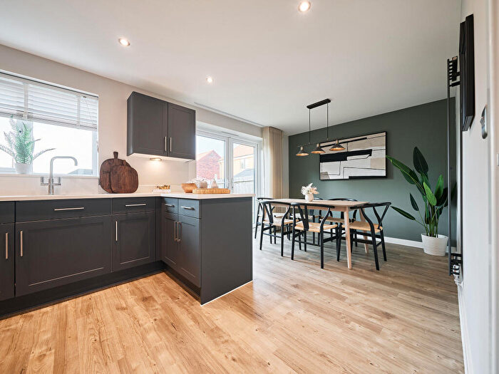 4 Bedroom Detached House For Sale In Mill Gardens, Cullompton, Devon, EX15