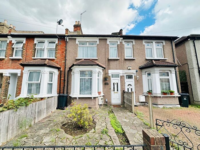 3 Bedroom Terraced House For Sale In Grove Road, Chadwell Heath, Essex, RM6
