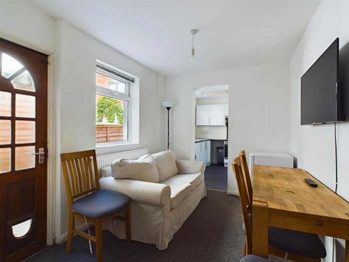 4 Bedroom Terraced House To Rent In Hollingdean Road, Brighton, BN2