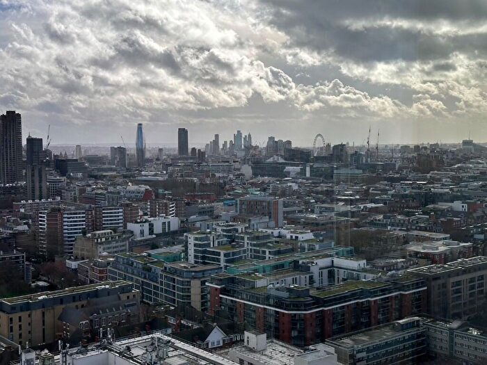 2 Bedroom Flat To Rent In Place, London, EC1V