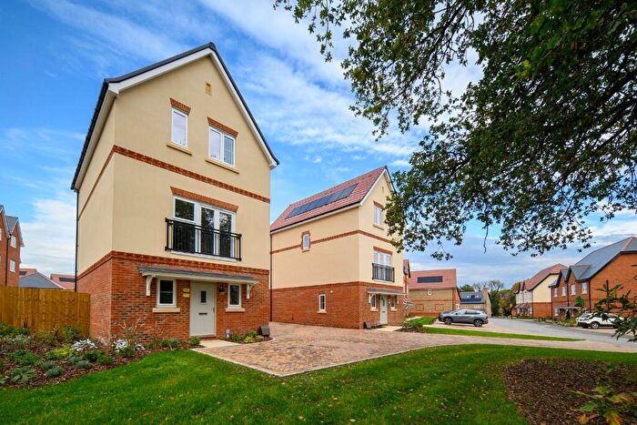 4 Bedroom Detached House For Sale In Abbey Barn Lane, High Wycombe, HP10