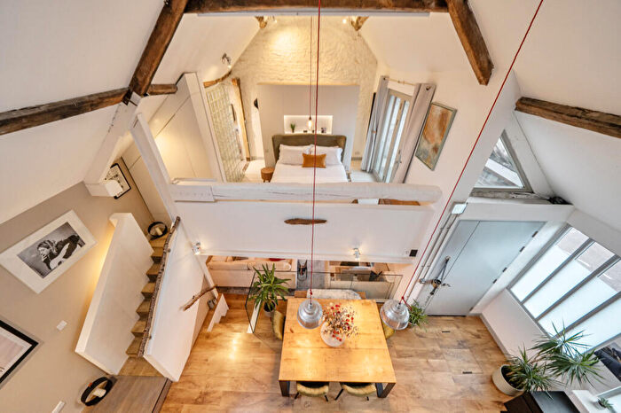 2 Bedroom Semi Detached House For Sale In Albion Street, Chipping Norton, Oxfordshire, OX7