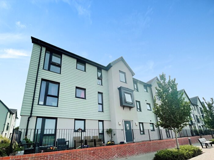 2 Bedroom House To Rent In Rhodfa Cambo, CF62