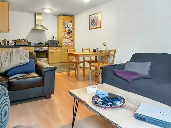 2 Bedroom Flat To Rent In London, SE6