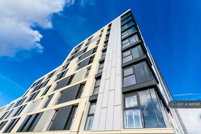 Studio To Rent In William Street, Slough, SL1