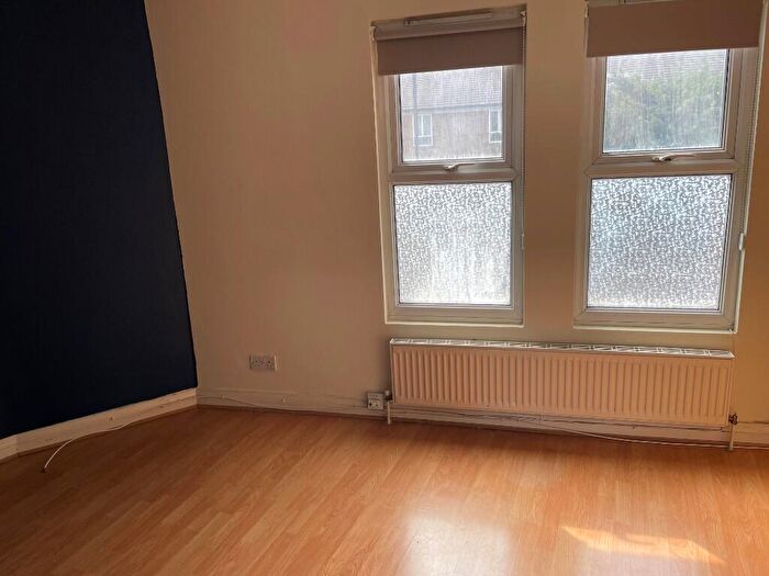 1 Bedroom Flat To Rent In Wightman Road, London, N8
