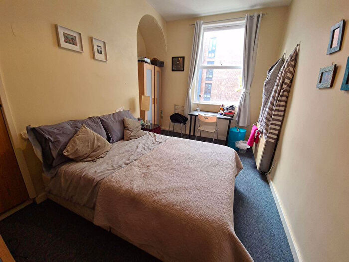 1 Bedroom Flat To Rent In Moorland Road, Leeds, LS6