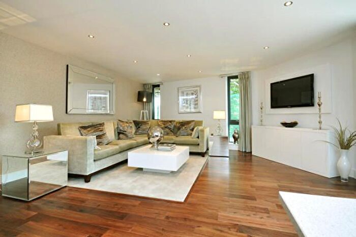 2 Bedroom Flat To Rent In Lower Mortlake Road, Richmond, TW9