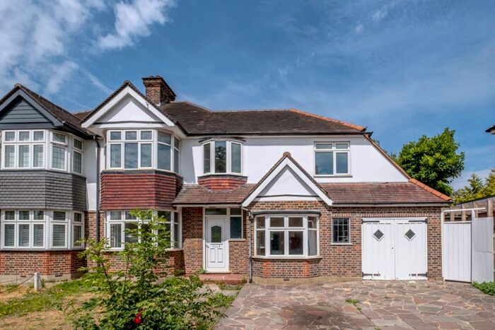 5 Bedroom Semi-Detached House To Rent In South Eden Park Road Beckenham, BR3