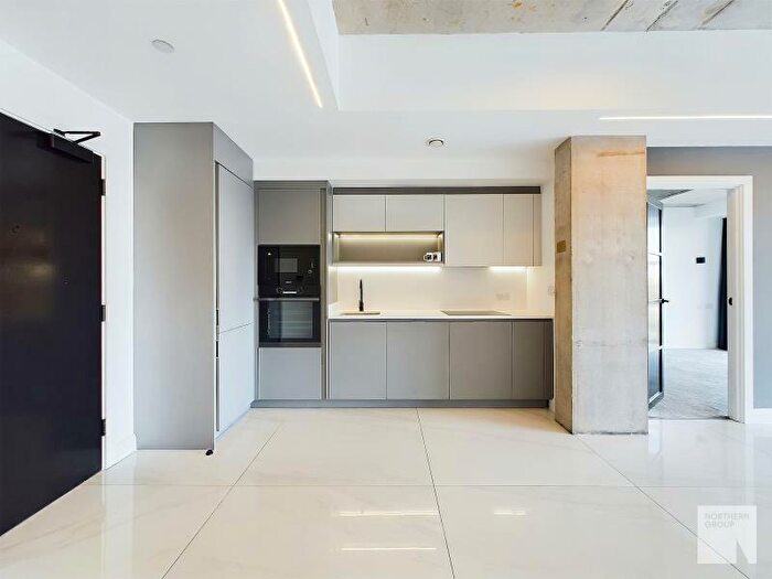 2 Bedroom Apartment To Rent In Apt . :: One Silk Street, M4