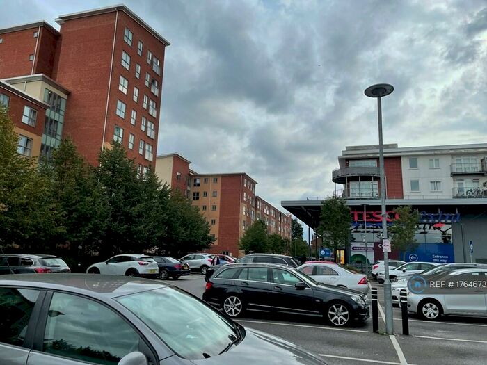 2 Bedroom Flat To Rent In Englefield House, Reading, RG30