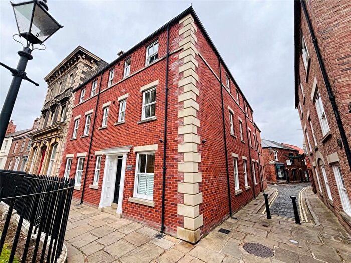 3 Bedroom Flat For Sale In Churchside, Howden, Goole, DN14