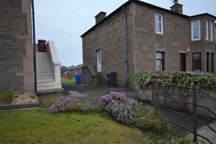 2 Bedroom Flat To Rent In Dalkeith Road, Maryfield, Dundee, DD4