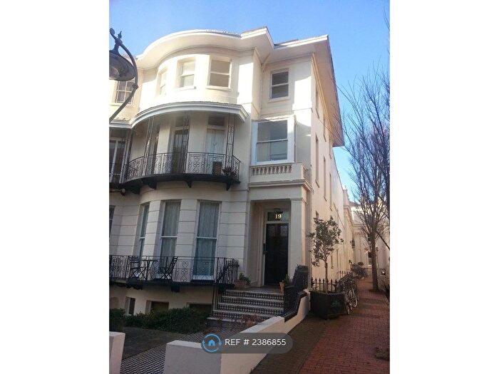 2 Bedroom Flat To Rent In Lansdowne Place, Hove, BN3