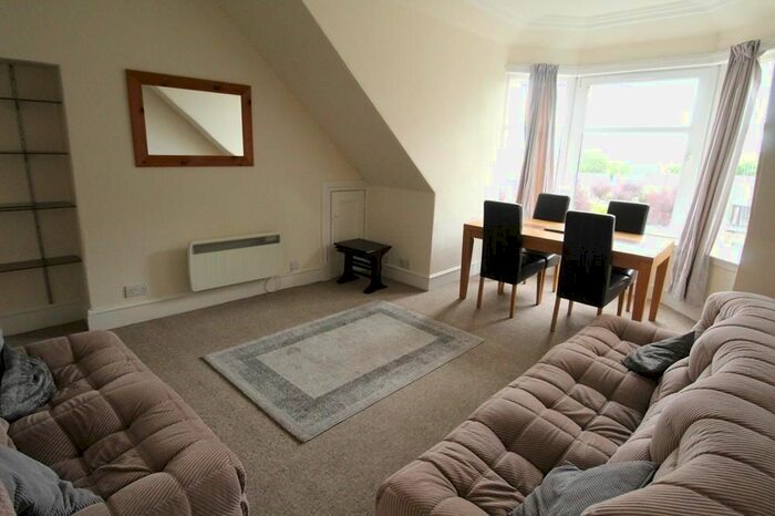 1 Bedroom Flat To Rent In Balmoral Place, Top Floor Left, AB10
