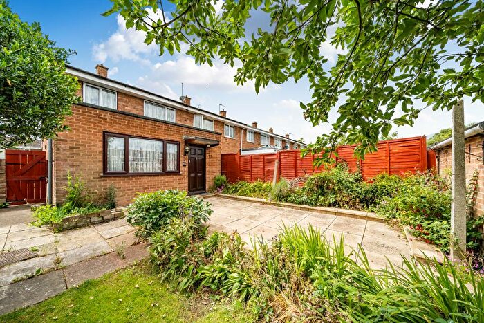 3 Bedroom End Of Terrace House For Sale In Cherwell Road, Berinsfield, OX10