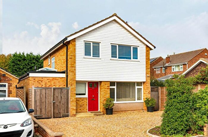 3 Bedroom Detached House To Rent In Pentland Rise, Bedford, MK41