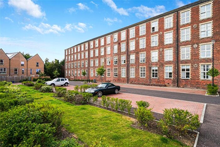 2 Bedroom Flat For Sale In Woolcarder's Court, Cambusbarron, Stirling, Stirlingshire, FK7