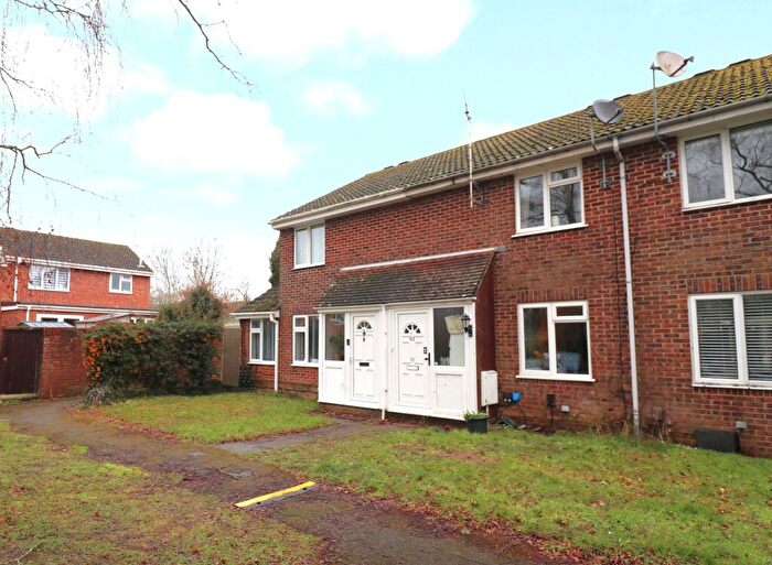 2 Bedroom Terraced House For Sale In Ambleside, Botley, SO30