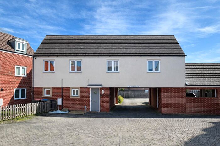 2 Bedroom Coach House For Sale In Bluebell Gardens, Broughton, Milton Keynes, MK10