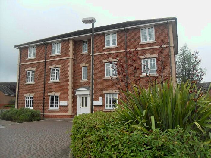 2 Bedroom Flat To Rent In Connelly Close, Taw Hill, Swindon, SN25