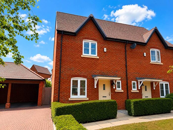 2 Bedroom House To Rent In Mallow Grove, Woodhurst Park, RG42