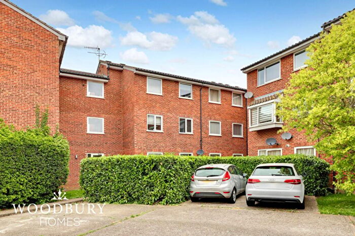 1 Bedroom Flat To Rent In Swans Hope, Loughton, IG10