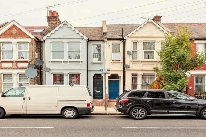 2 Bedroom Flat To Rent In Chapter Road, London, NW2