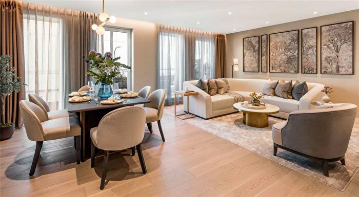 3 Bedroom Flat To Rent In Salutation Gardens, Emblem House, Postmark, WC1X