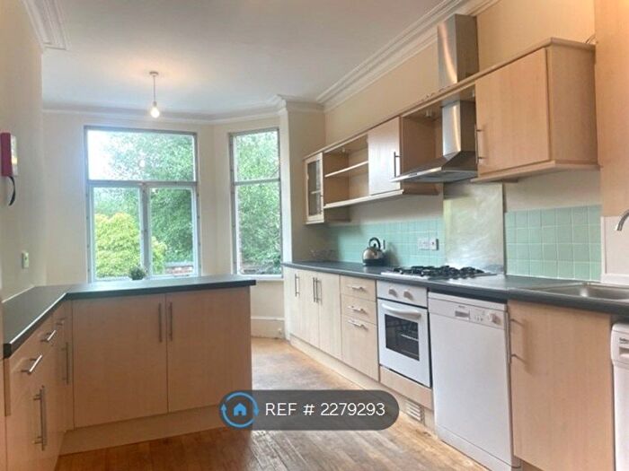 4 Bedroom Semi-Detached House To Rent In Beech Grove, Manchester, M14