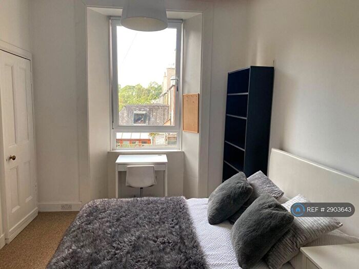 5 Bedroom Flat To Rent In Morningside Road, Edinburgh, EH10