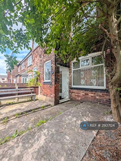 2 Bedroom Semi-Detached House To Rent In Amy St, Manchester, M24