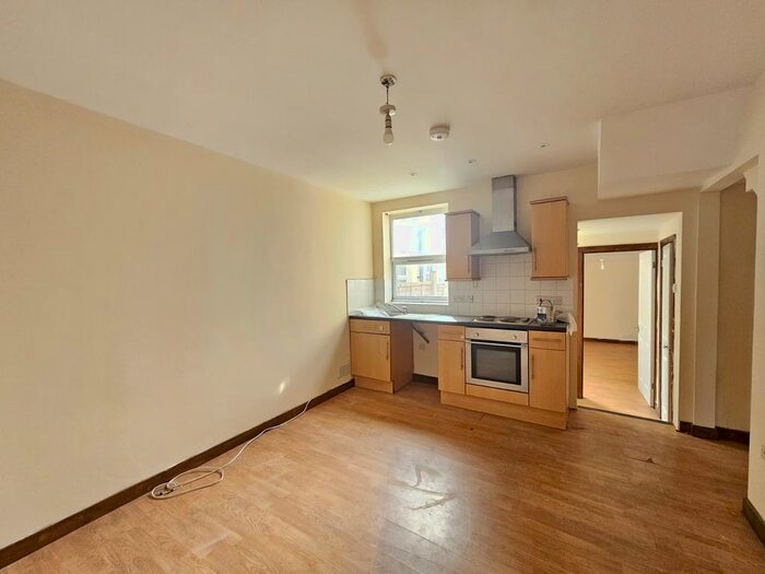 2 Bedroom Flat To Rent In St. Denys Road, Southampton, SO17