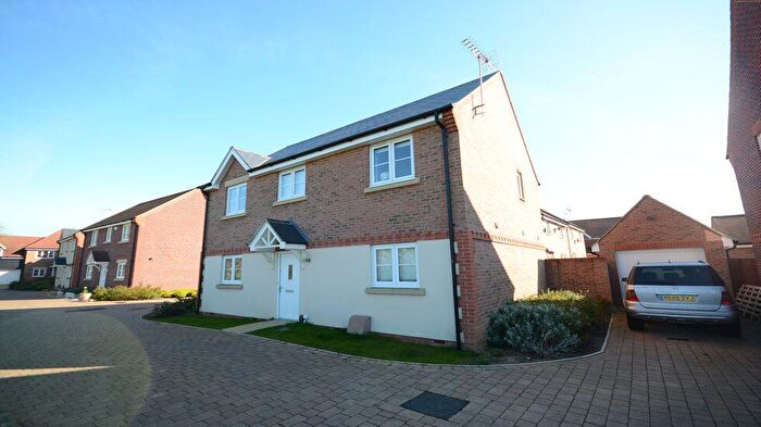 4 Bedroom Detached House To Rent In Pipit Green, Jennetts Park, RG12